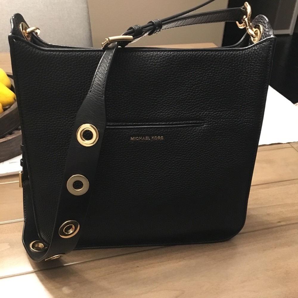 Michael Kors messenger crossbody bag